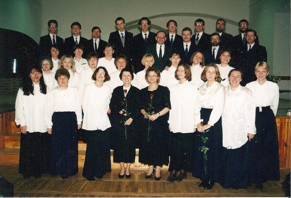 Wizyta chóru w Malborku, w środku dyrygentki Ligia Hnidec i Wioletta Jarmoła